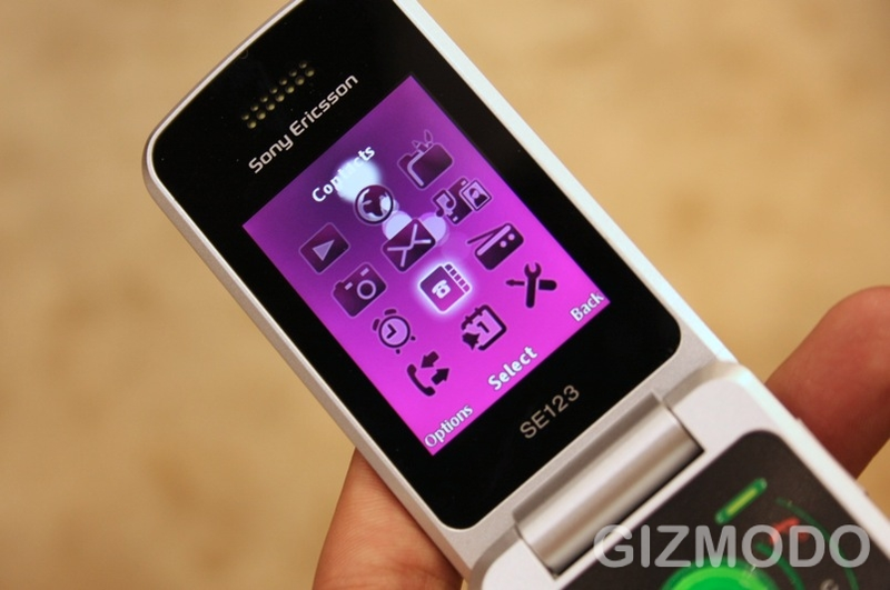 Illustration for article titled Sony Ericsson T707: Who Says More of the Same Is a Bad Thing?